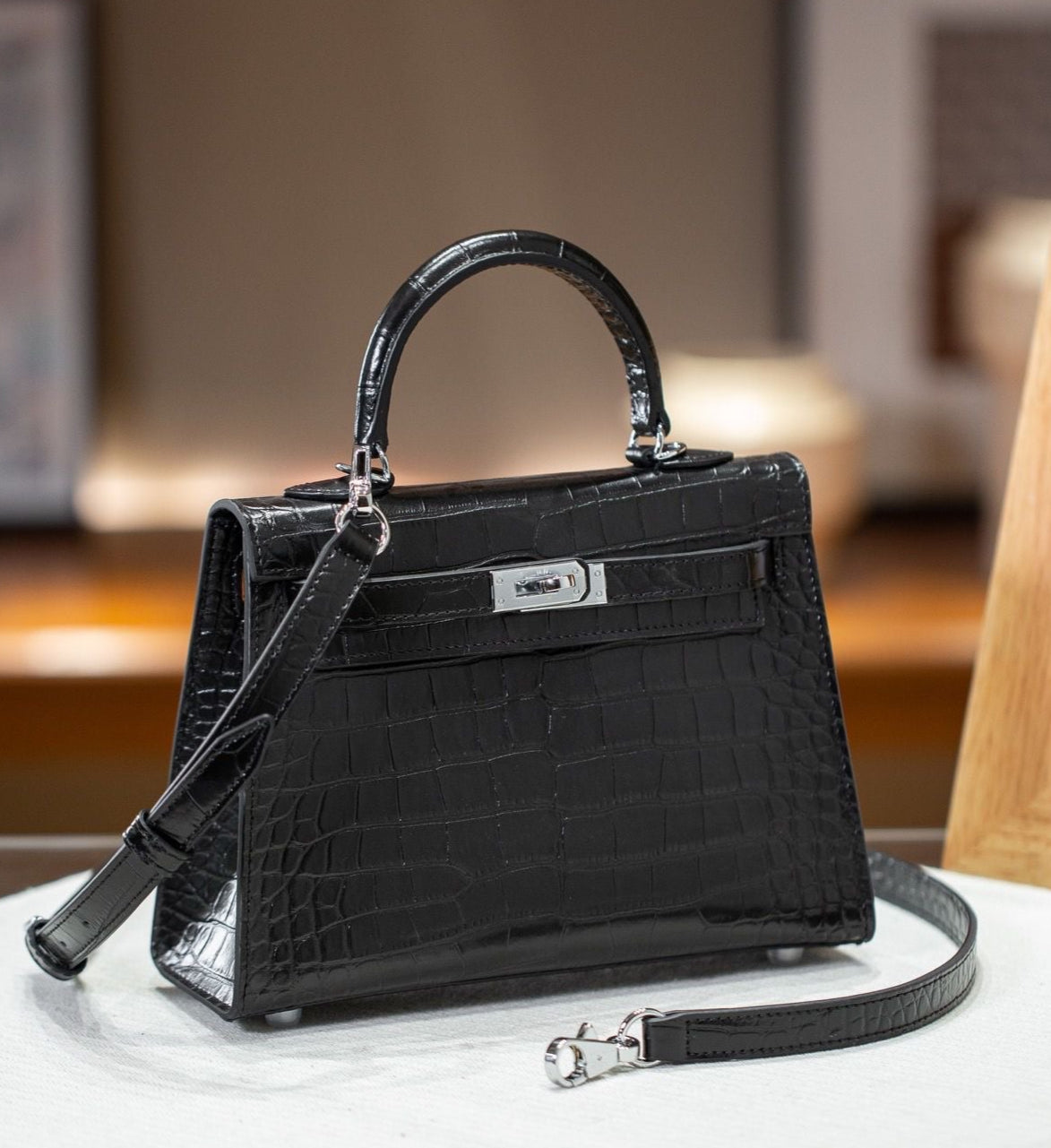 sac a main noir croco