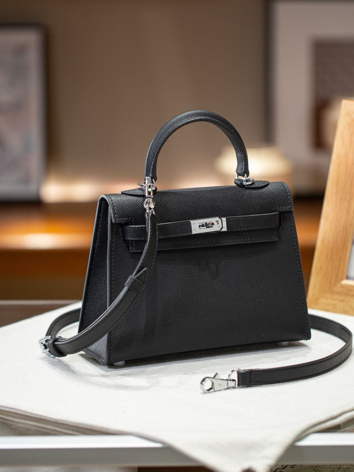 sac a main carre noir
