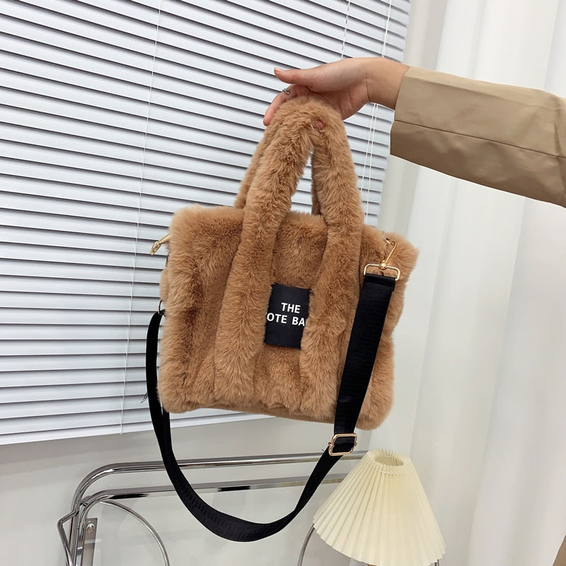 sac bandoulière fausse fourrure camel