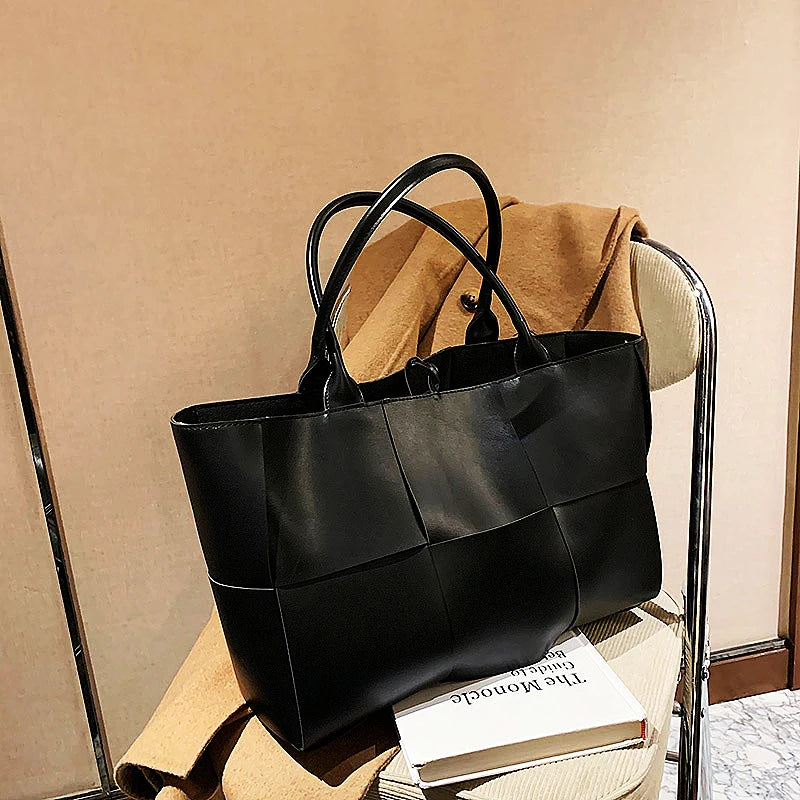 sac à main noir de grande taille