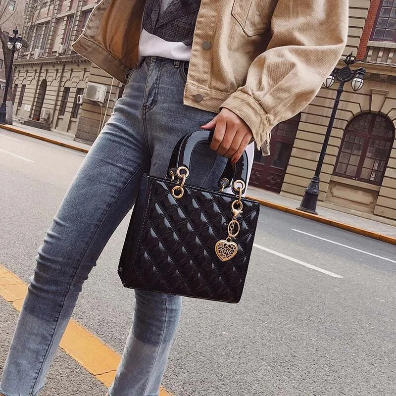 sac a main bandouliere matelasse porte a la main glamour