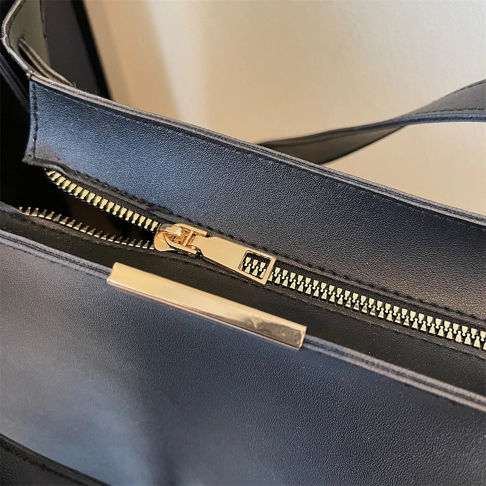 details du sac de cours etudiante noir