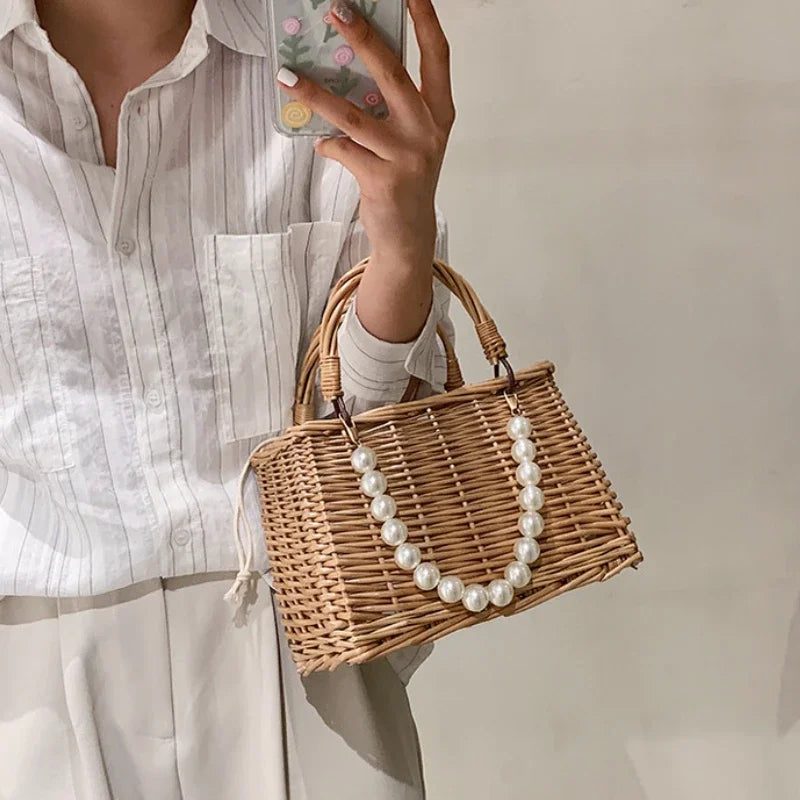 sac a main en paille chic avec perles