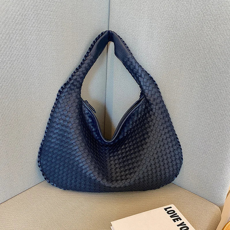 sac tressé bleu foncé