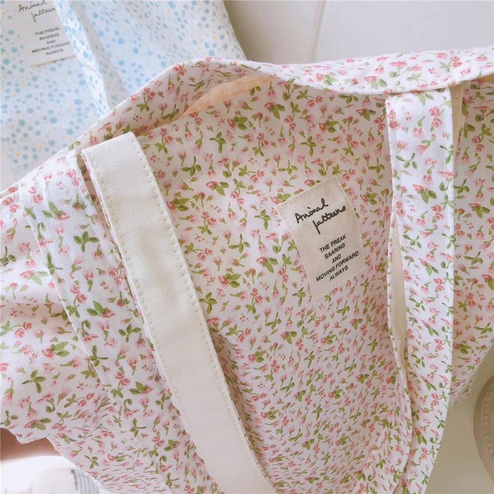 détails du tote bag fleurs