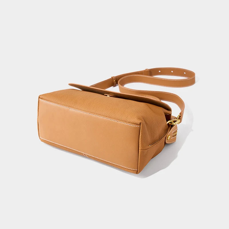 dessous du sac a main tendance camel