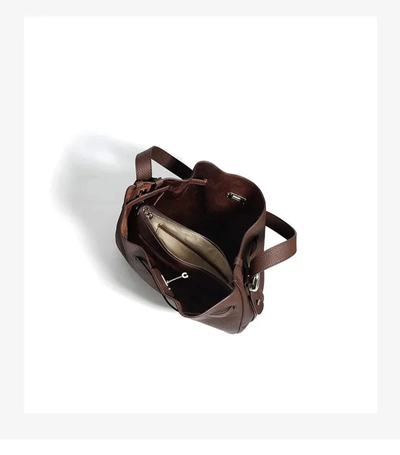 interieur du grand sac a main noir en cuir graine