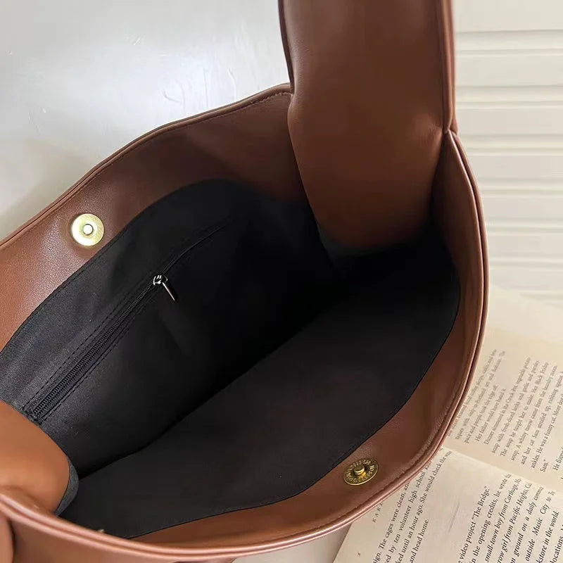 intérieur du sac porté épaule femme