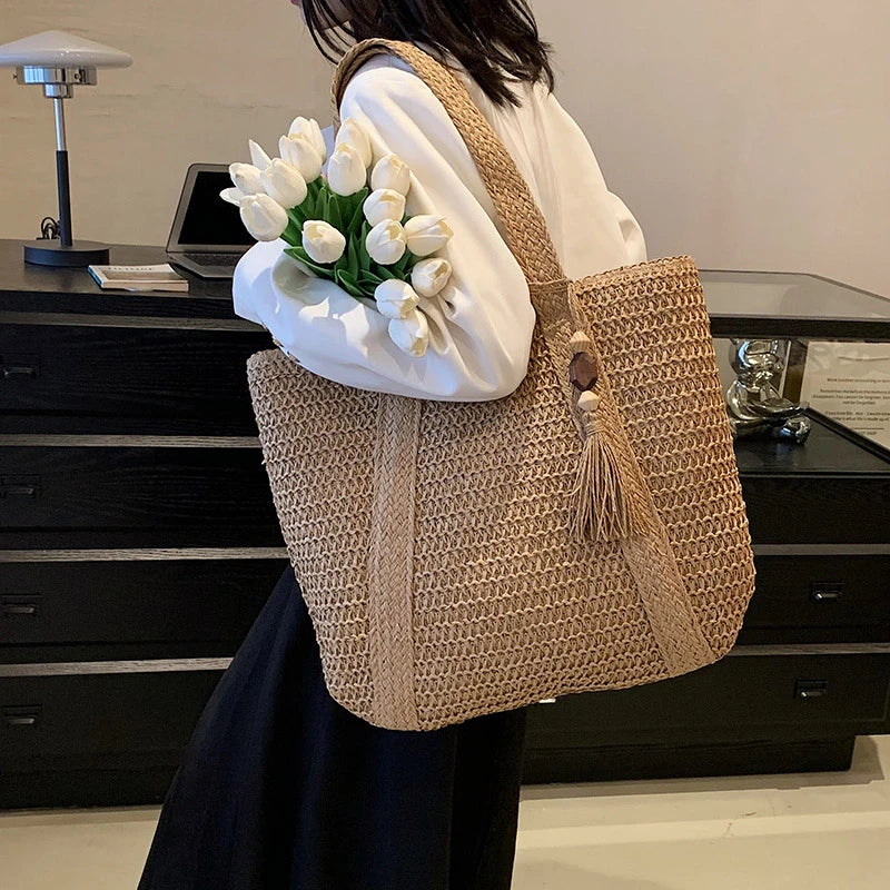 sac de plage femme chic porté épaule