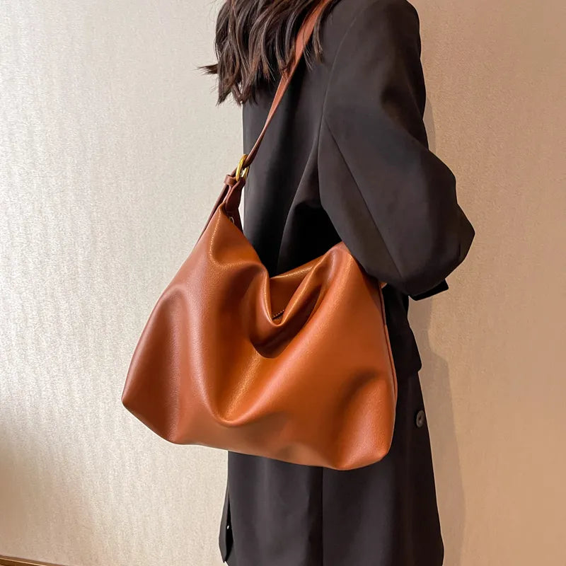 sac a main grande taille en cuir synthetique camel