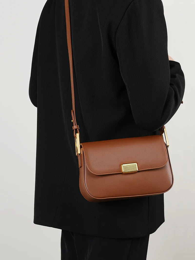 petit sac de luxe marron en bandouliere