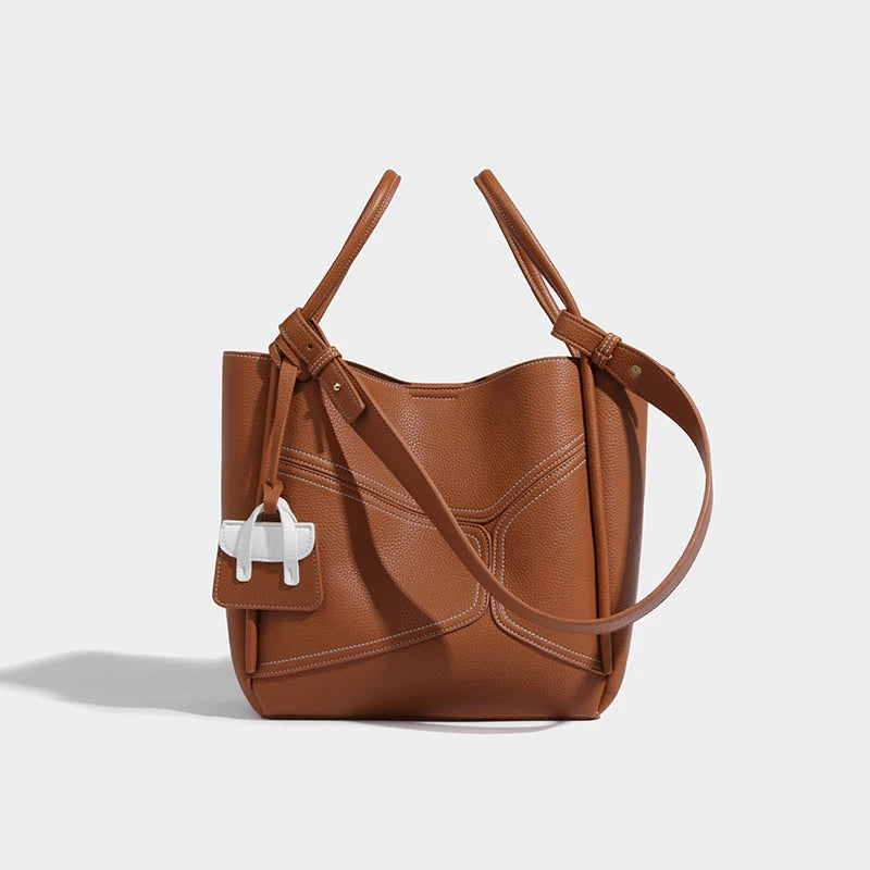 sac a main luxe en cuir graine marron
