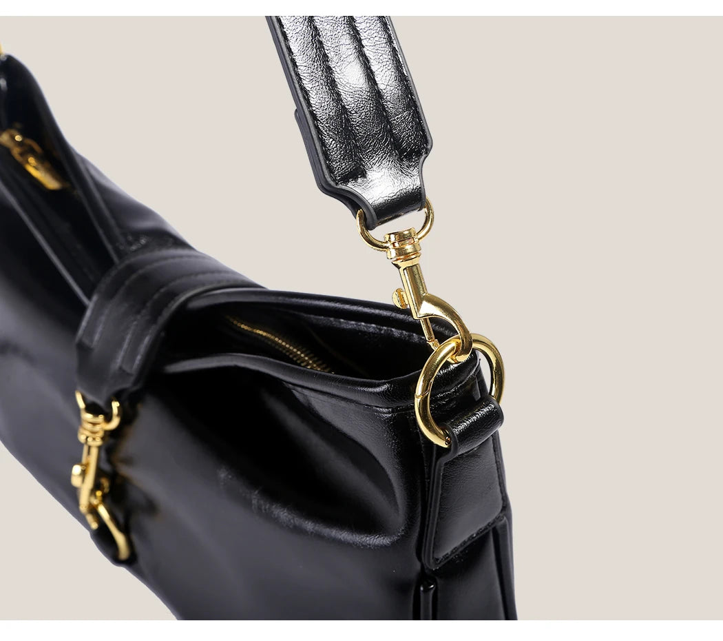 sac a main cuir souple détails dorés