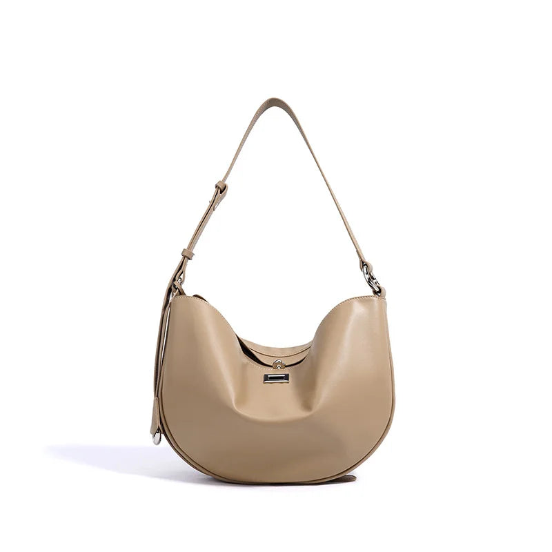sac hobo porté épaule luxe beige