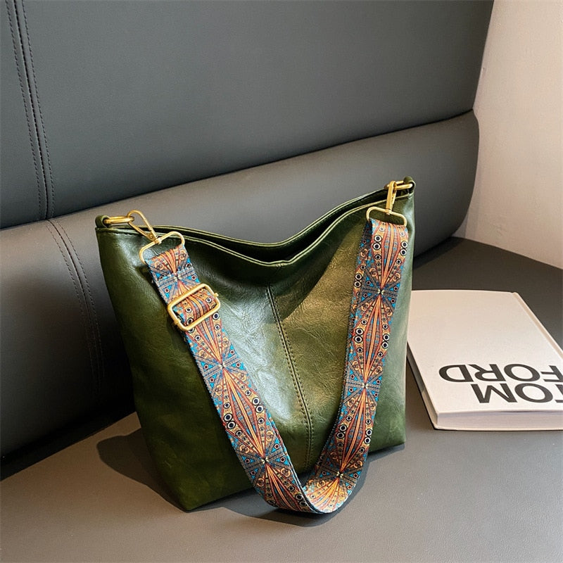 sac a main cuir vegan synthetique vert khaki