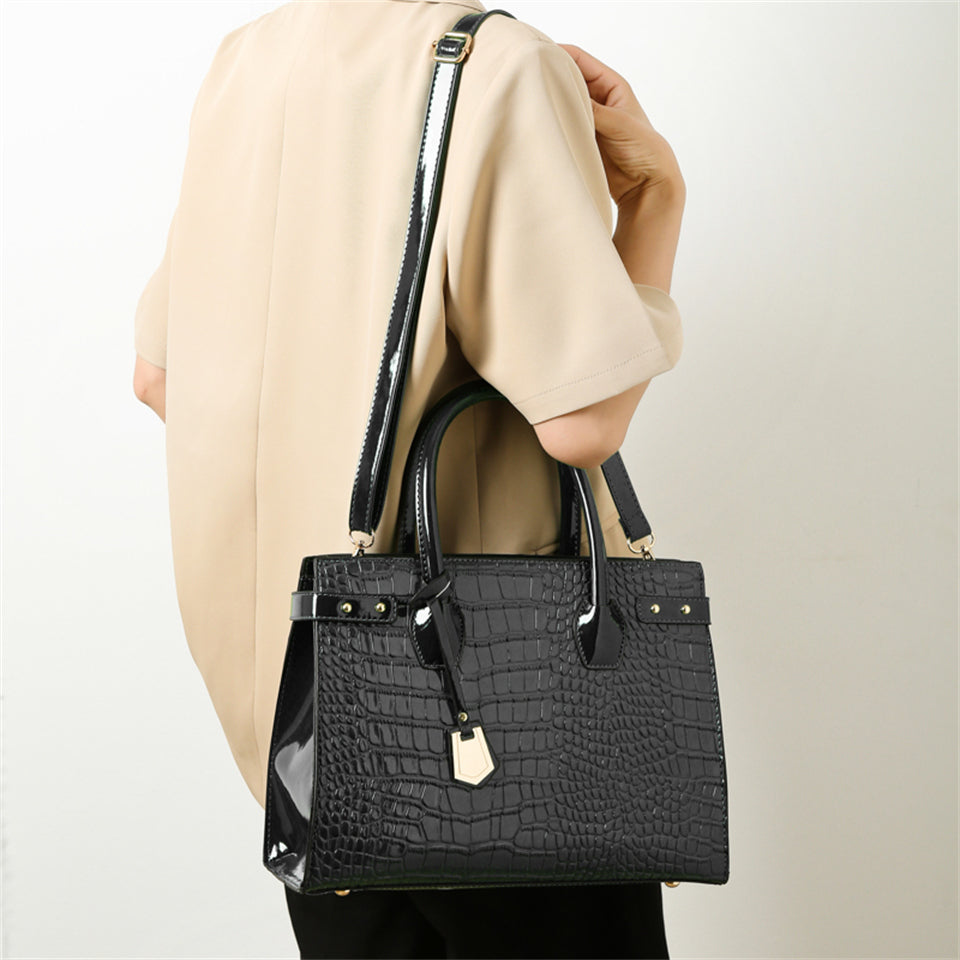 sac a main noir vernis epaule
