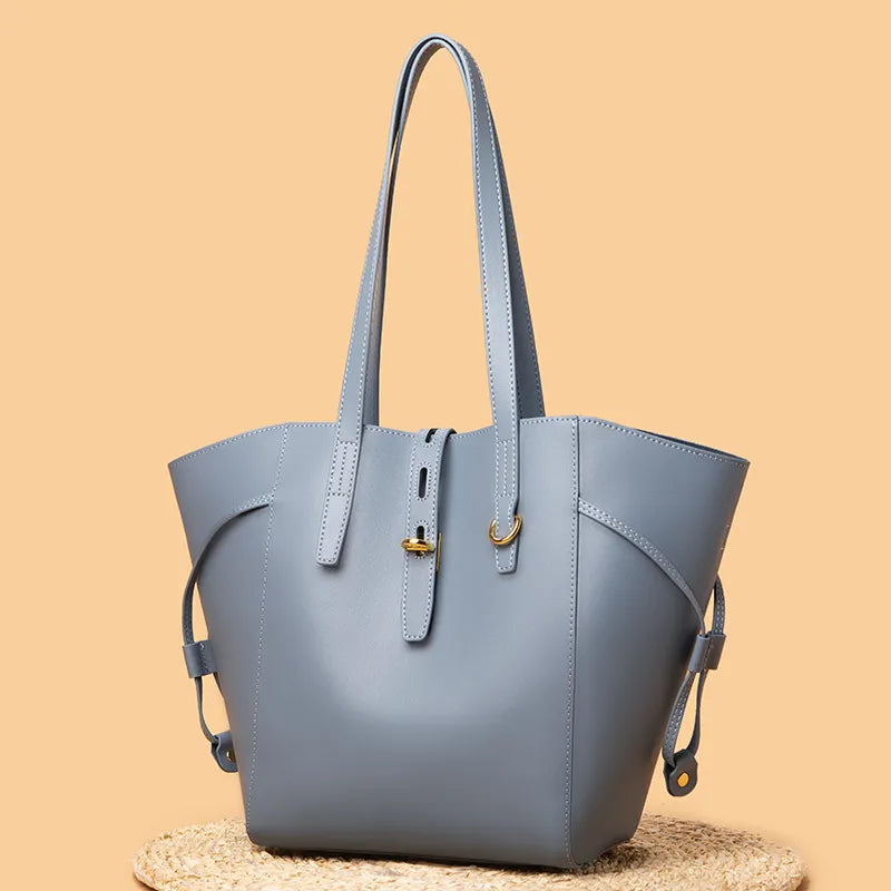 sac a main grande taille bleu en cuir vegan