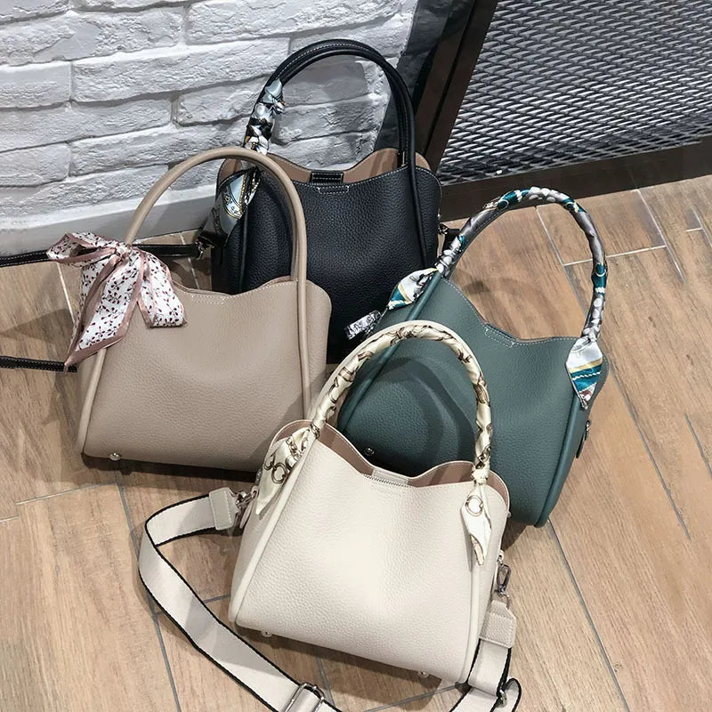 sac à main italien luxe avec foulard