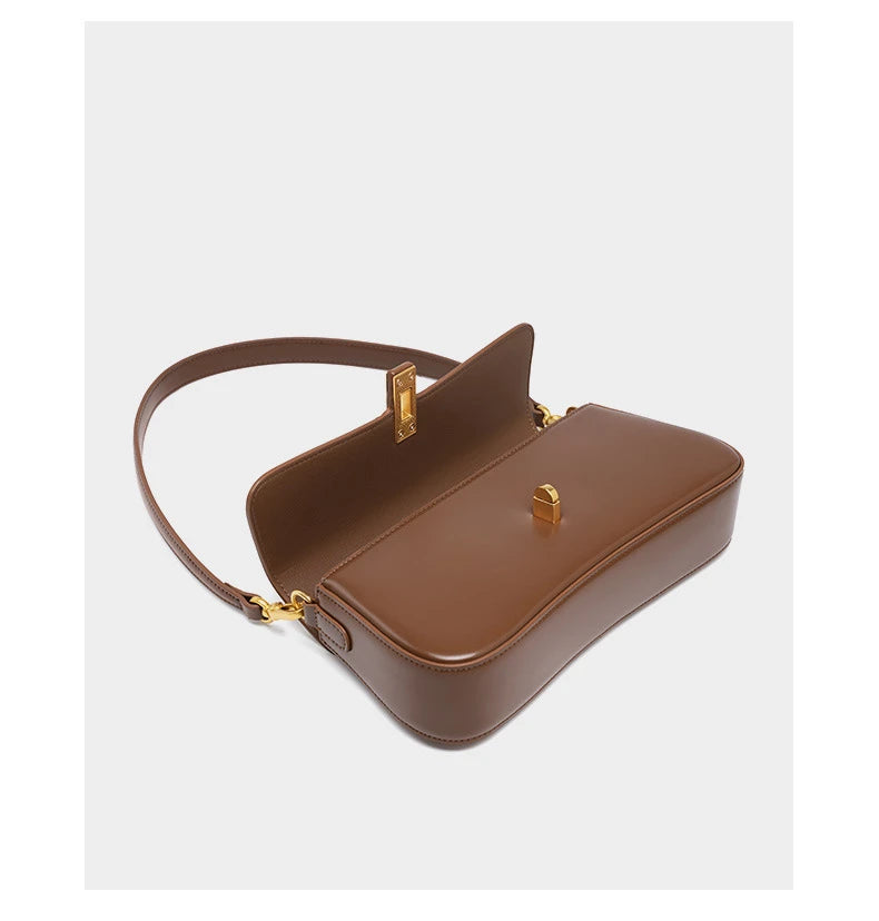 petit sac a main baguette en cuir fendu marron