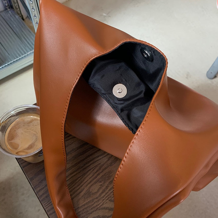 sac a main cuir souple camel fermeture a pression