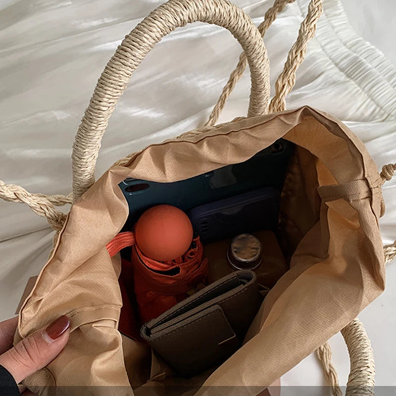 intérieur du sac a main femme en paille