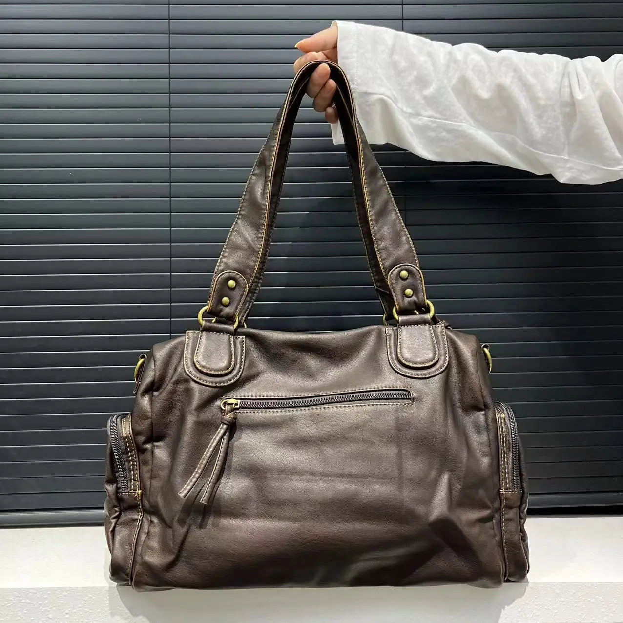 dos du sac cabas marron