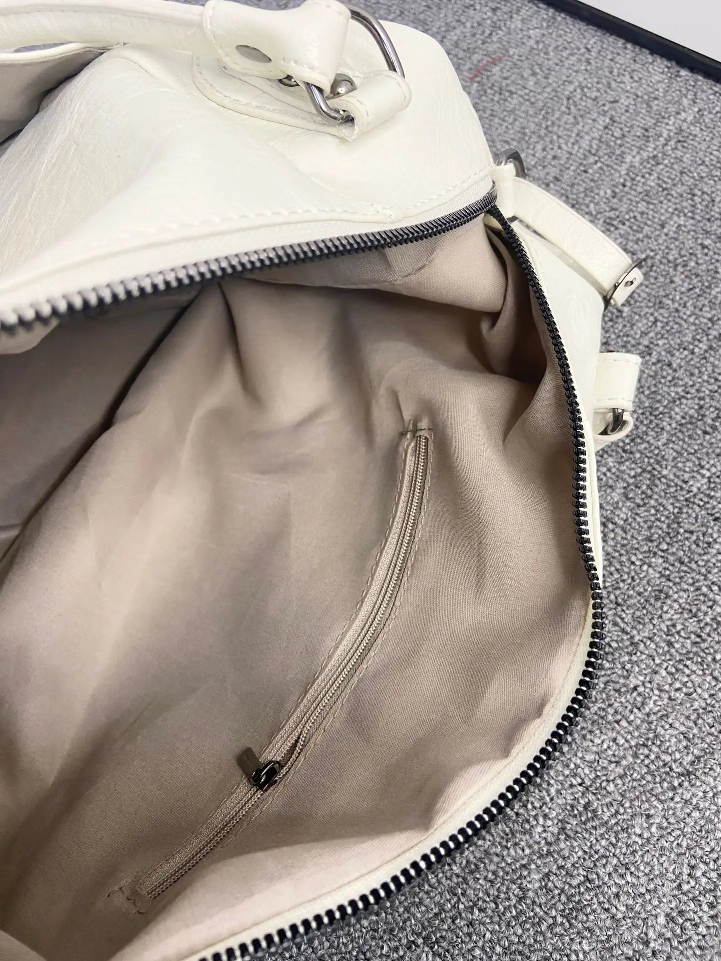 intérieur grand sac à main blanc