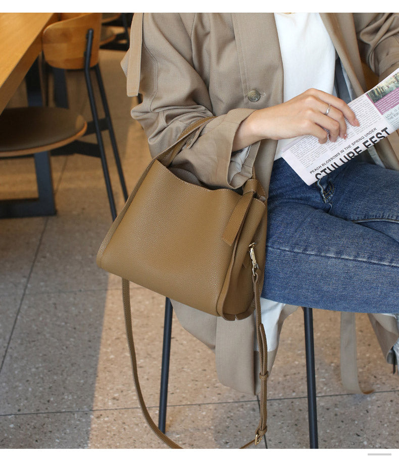 sac a main chic en cuir porte a la main couleur marron