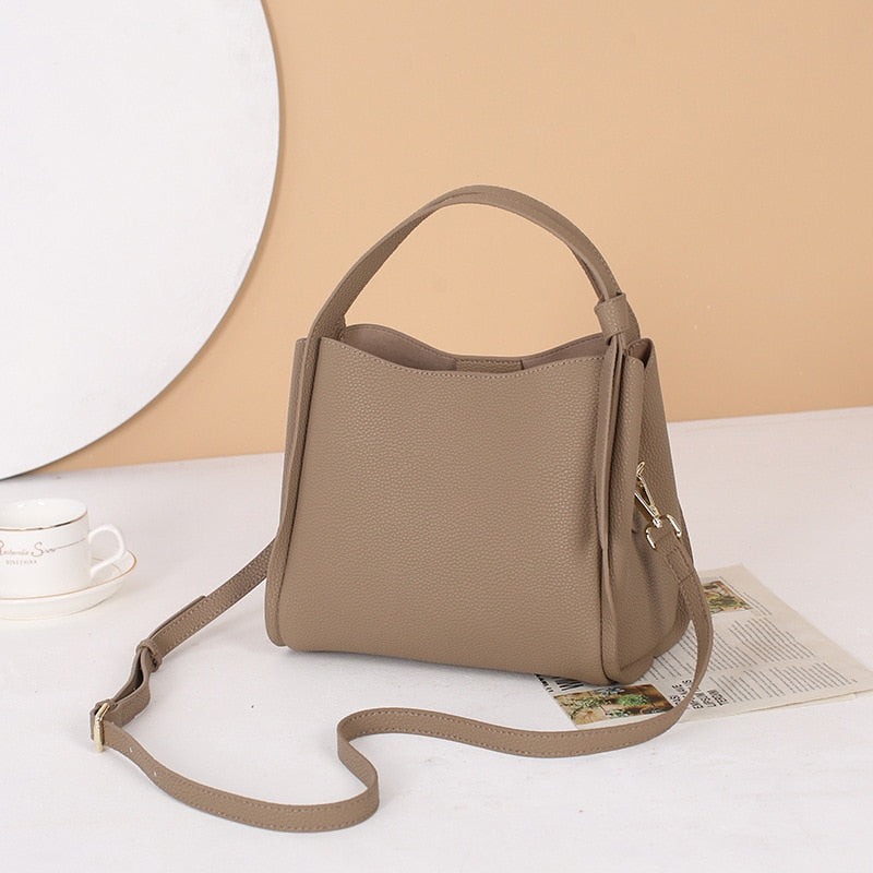 sac a main chic en cuir couleur beige