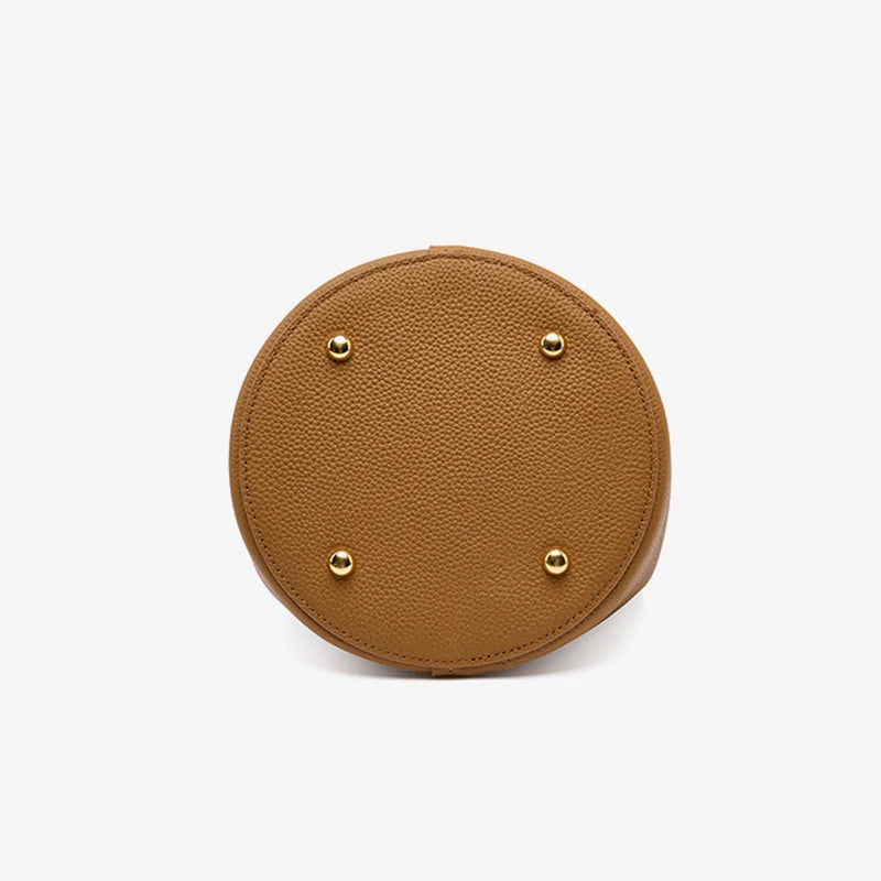 dessous du sac en cuir grainé