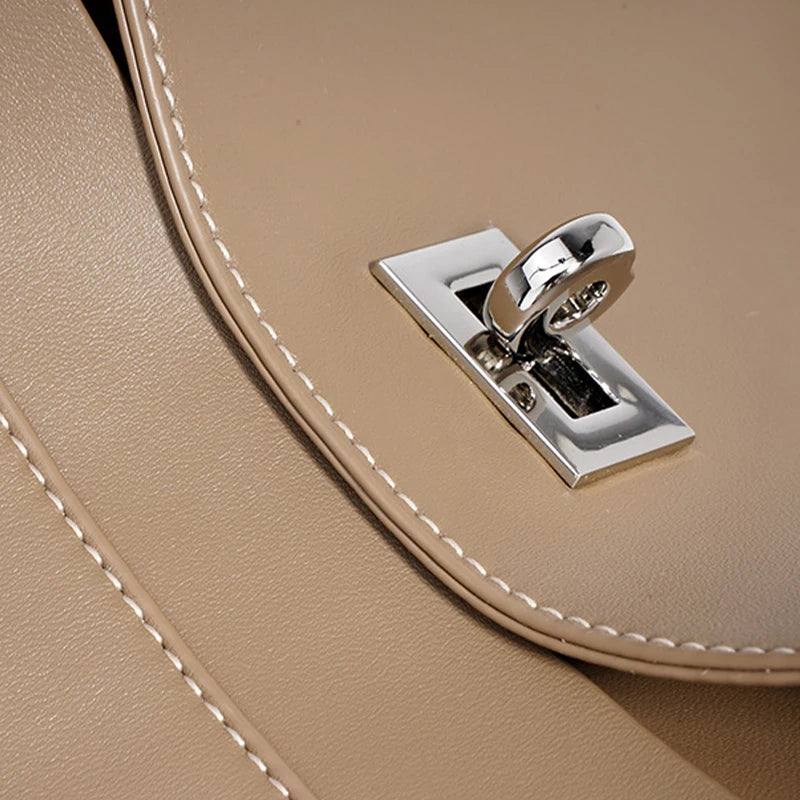 détails du sac porté épaule luxe