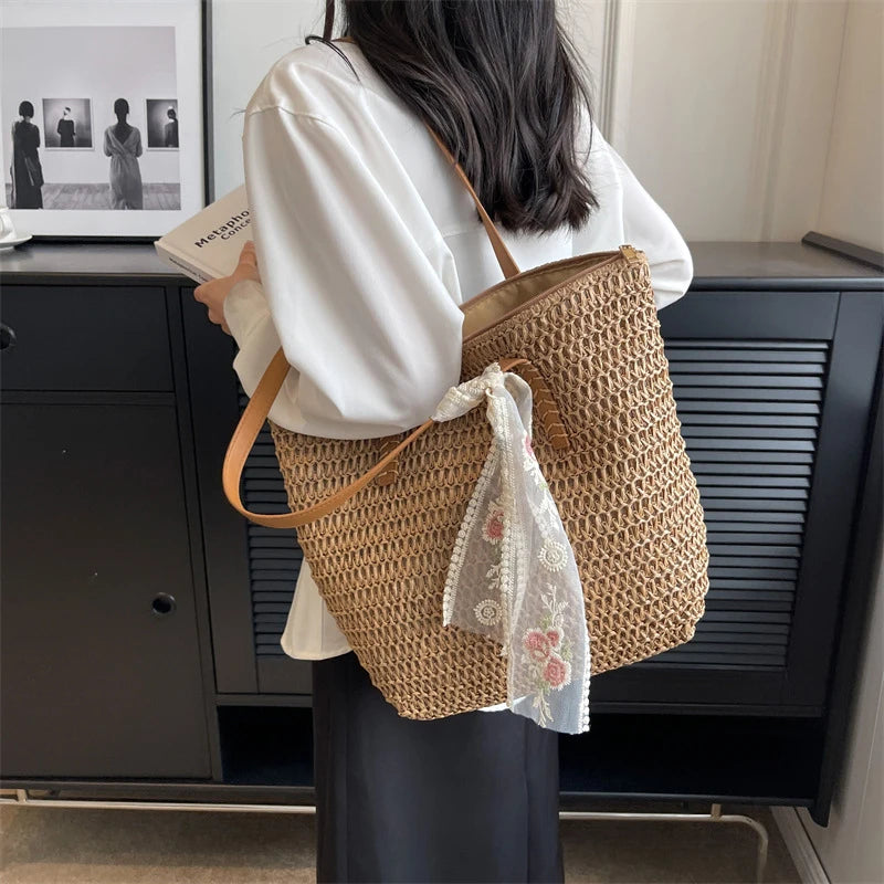 sac cabas en paille beige élégant