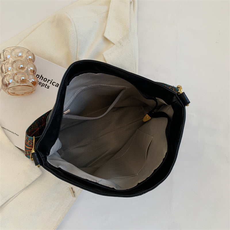 sac a main cuir vegan interieur a poches