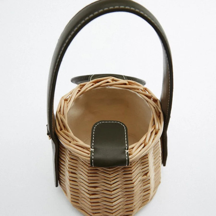intérieur du sac bourse en paille