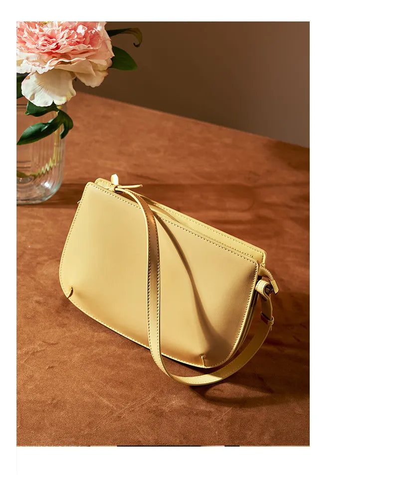 sac à main bandoulière luxe en cuir jaune