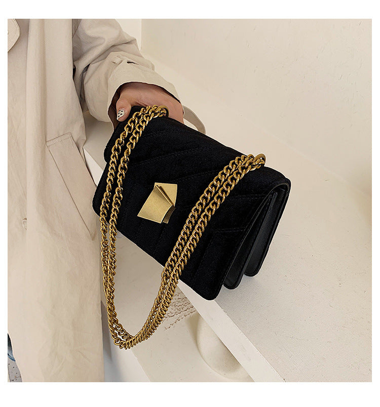 sac bandouliere velours noir chaine dore