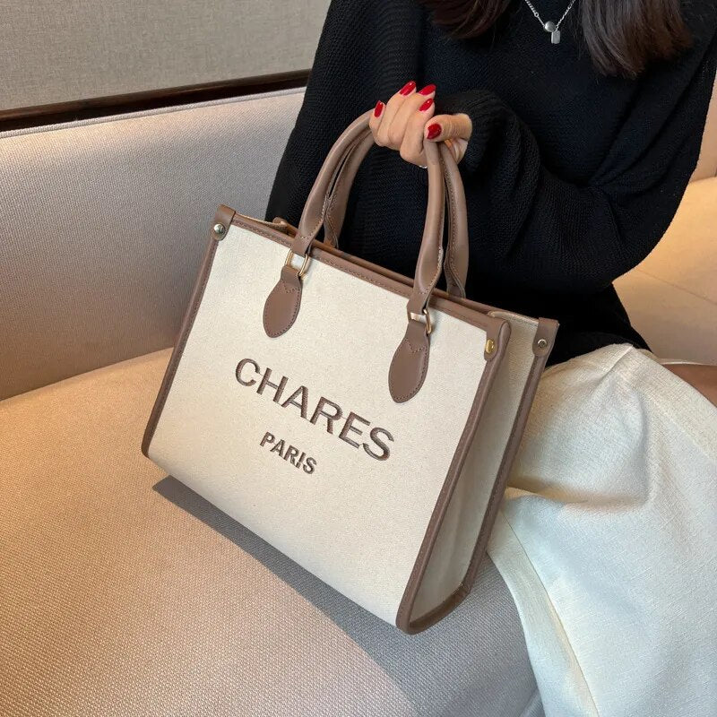 cabas rigide beige avec finitions cuir