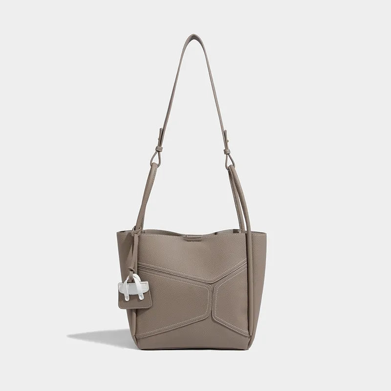 sac a main luxe en cuir beige
