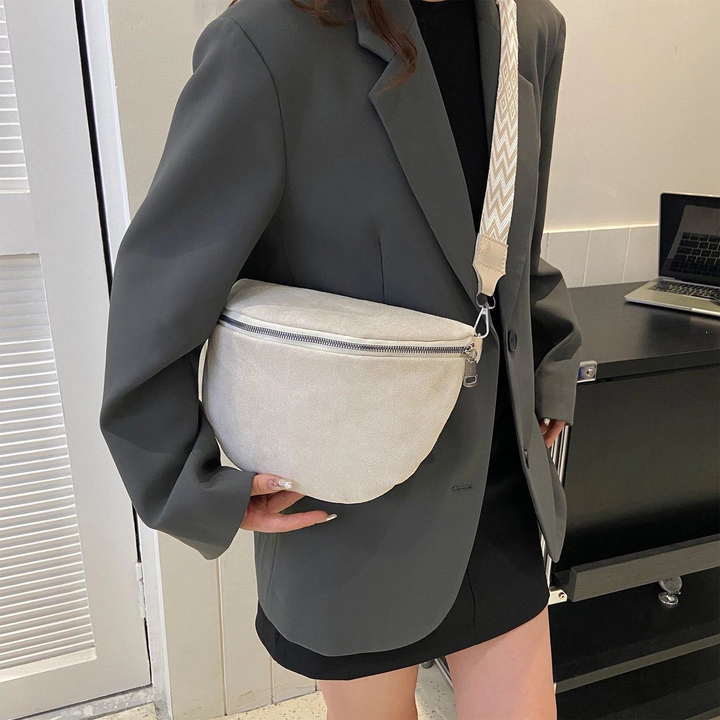 sac banane daim femme blanc