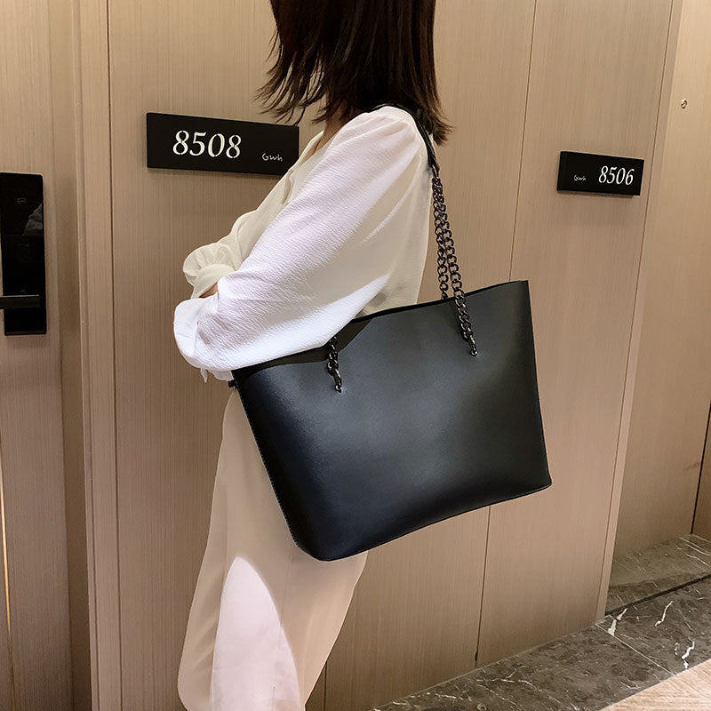sac a main noir grand porte epaule