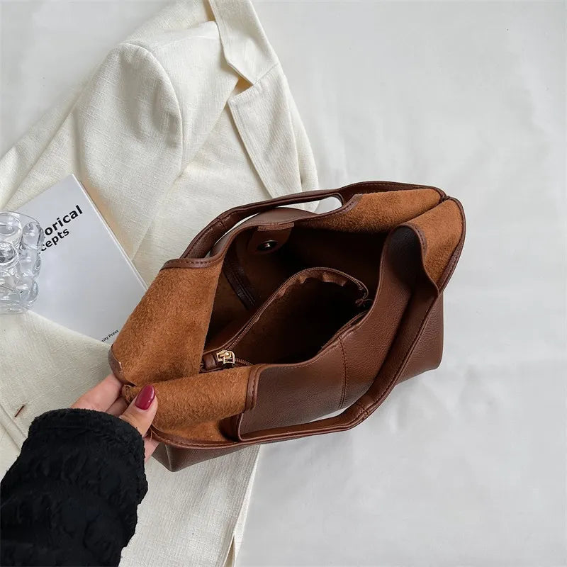 interieur du grand sac a main femme