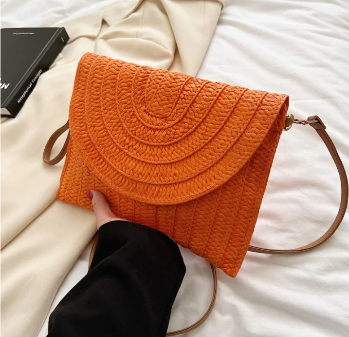 pochette en paille orange