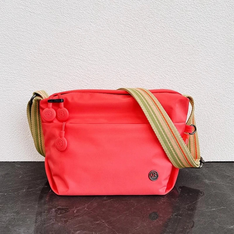sac banane voyage rose