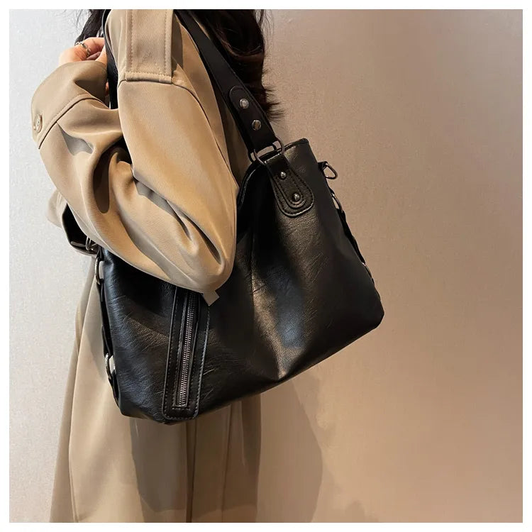 sac a main noir grand porte epaule