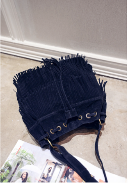 sac bandouliere noir daim bourse