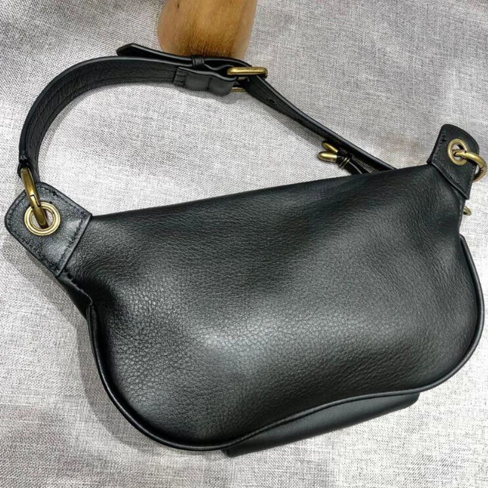 dos du sac banane cuir noir femme