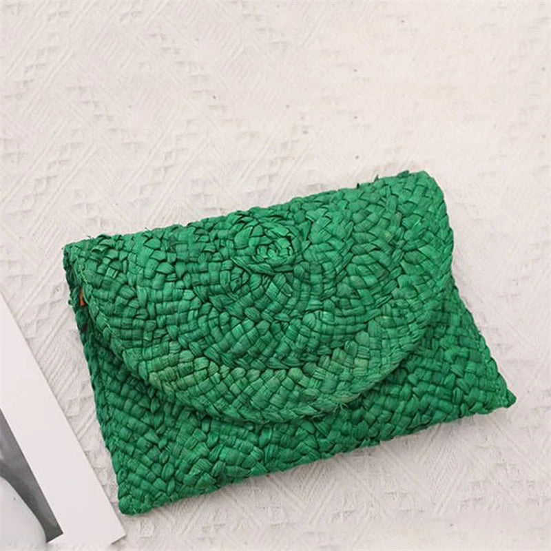 petite pochette femme en paille vert