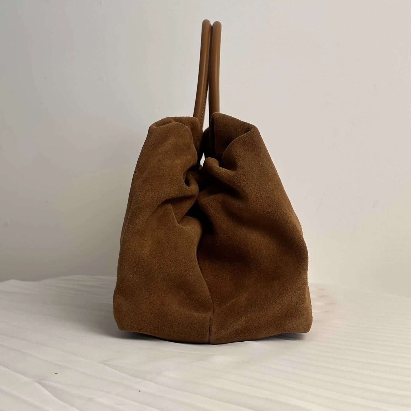 coté du sac cabas en daim marron