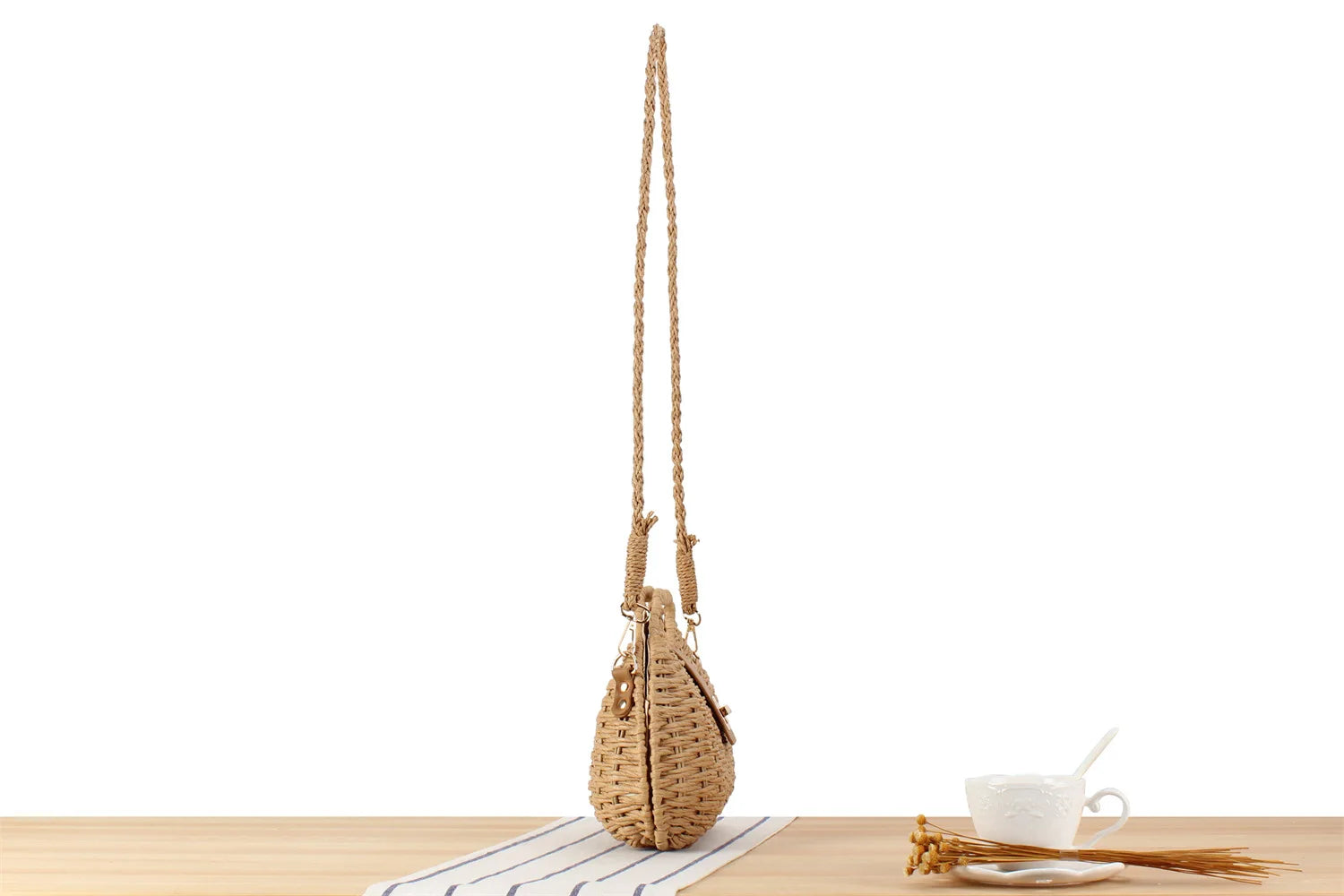 detials du sac bandoulière en osier