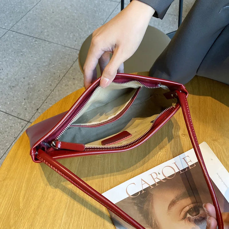 interieur du sac porte épaule rouge